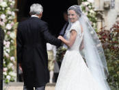 <p>So glücklich sollte man aussehen, wenn man am schönsten Tag in seinem Leben zum Altar geführt wird! Mit strahlendem Lächeln ließ sich Pippa Middleton von ihrem Papa … </p>