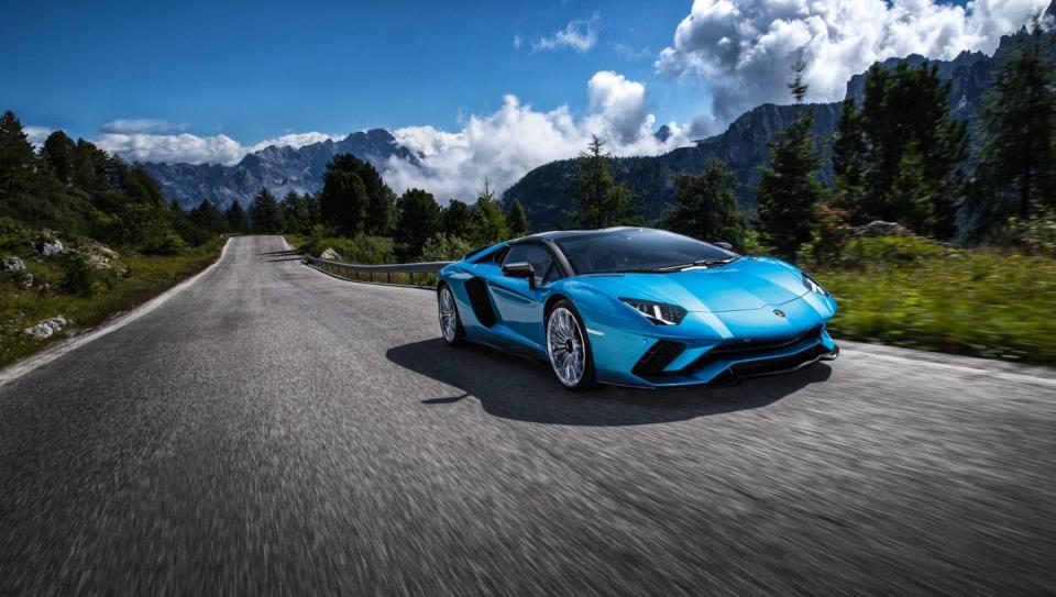 Lamborghini Aventador coupe and roadster – 10 mpg (two-seater)