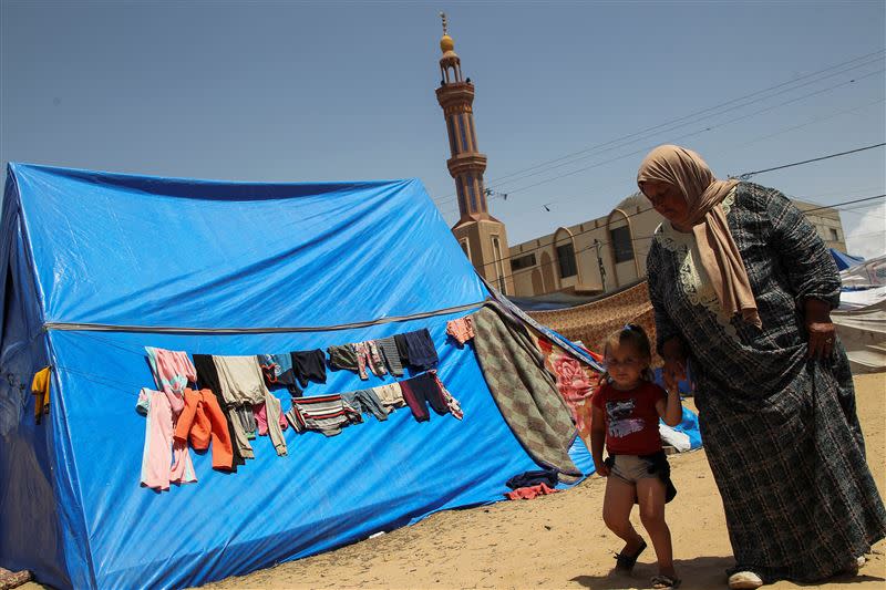 以哈衝突不斷，加薩走廊的巴勒斯坦難民，聚集在拉法（Rafah）避難。（圖／路透／達志影像）