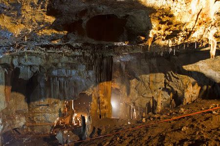 An interior view of Manot Cave in Israel's Western Galilee in this picture released on January 28, 2015. REUTERS/Israel Hershkovitz, Ofer Marder & Omry Barzilai/Handout via Reuters