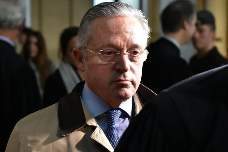 Franco-American art-dealer Guy Wildenstein leaves the Paris courthouse on January 4, 2016