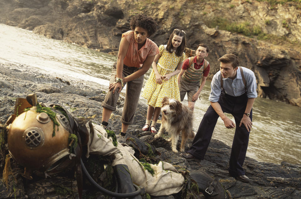 The Famous Five: Dianna Babnicova (George), Flora Jacoby Richardson (Anne), Kit Rakusen (Dick), Elliott Rose, (Julian), Kip (Timmy the Dog) - (Moonage /BBC Studios/James Pardon)