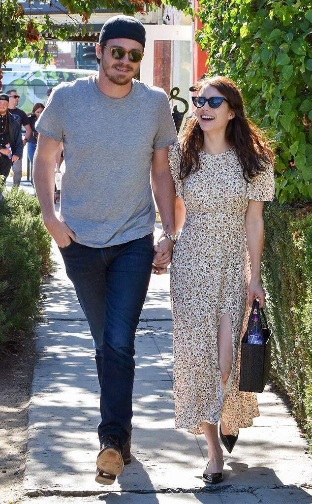 Emma Roberts, Garrett Hedlund