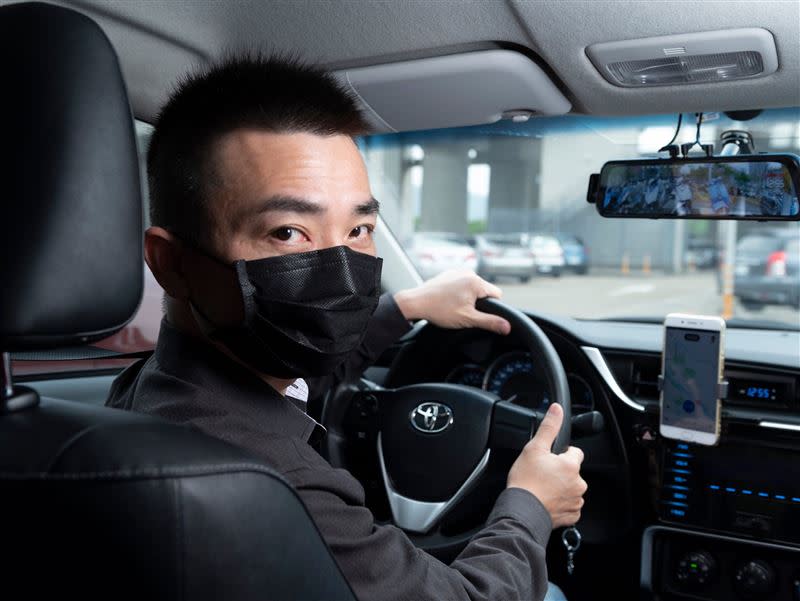 Uber 結盟台中本地業者中華大車隊及中天計程車隊，今（24）日正式宣布重啟彰化地區服務。（圖／Uber提供）