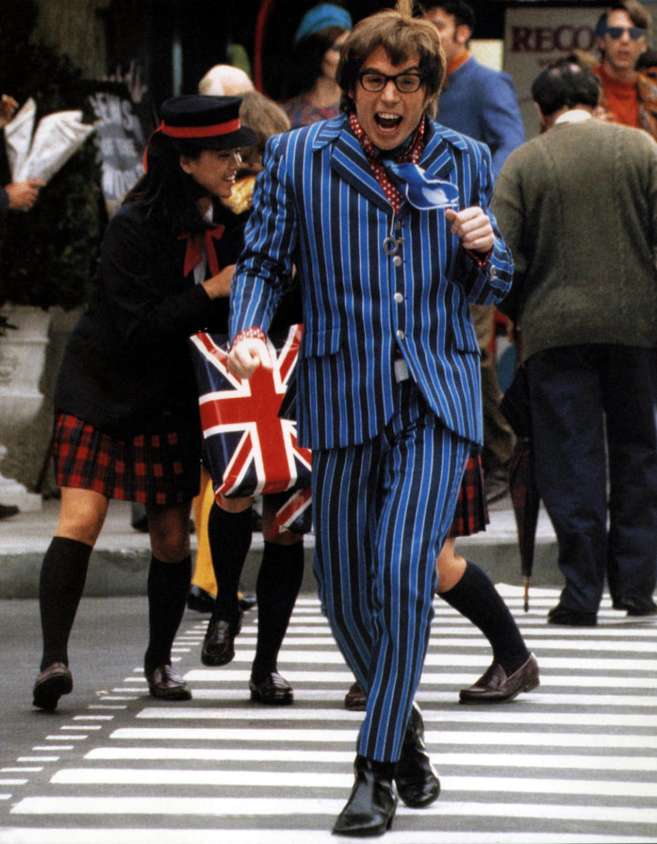 Austin Powers, (AUSTIN POWERS: INTERNATIONAL MAN OF MYSTERY) USA 1997, Regie: M. Jay Roach, MIKE MEYERS, Stichwort: Zebrastreifen, Tanzen (Alamy)