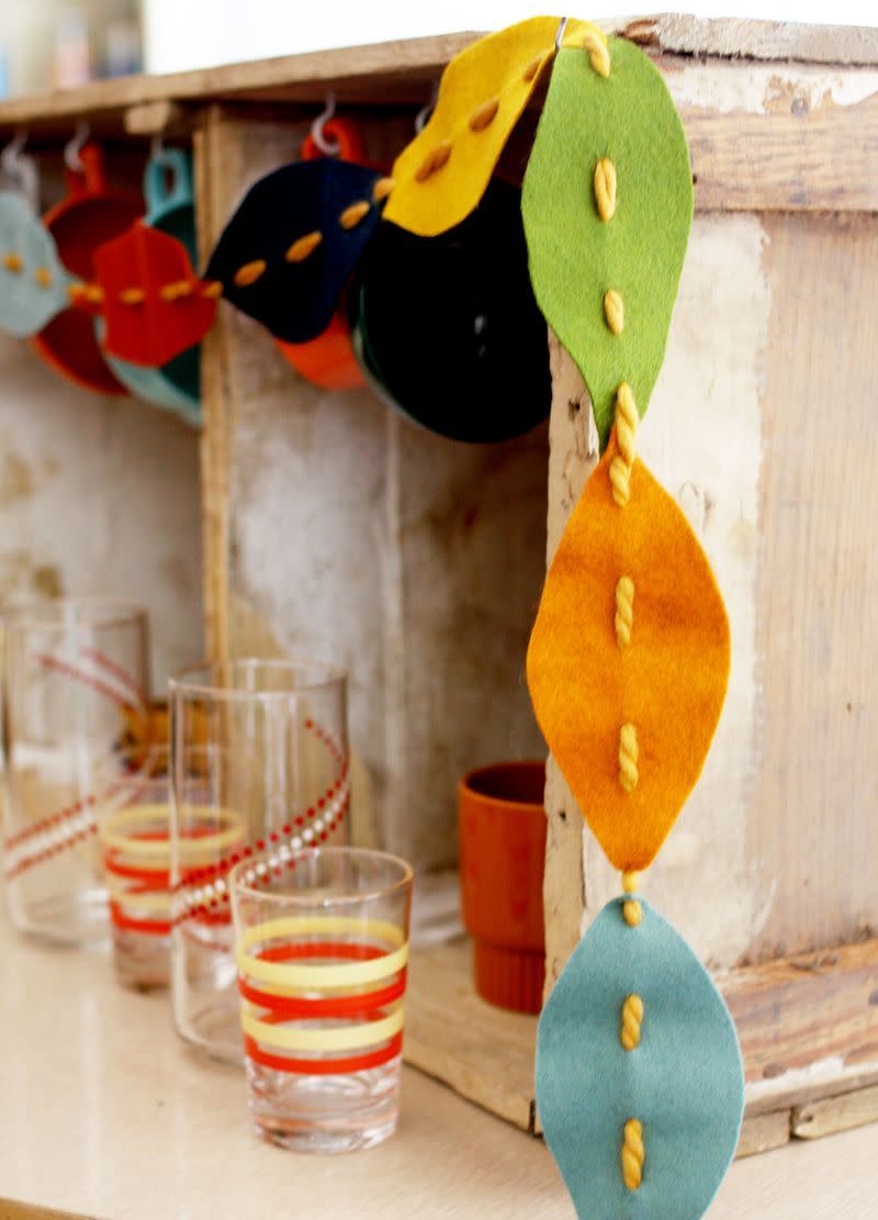 63) Fall Leaves Garland