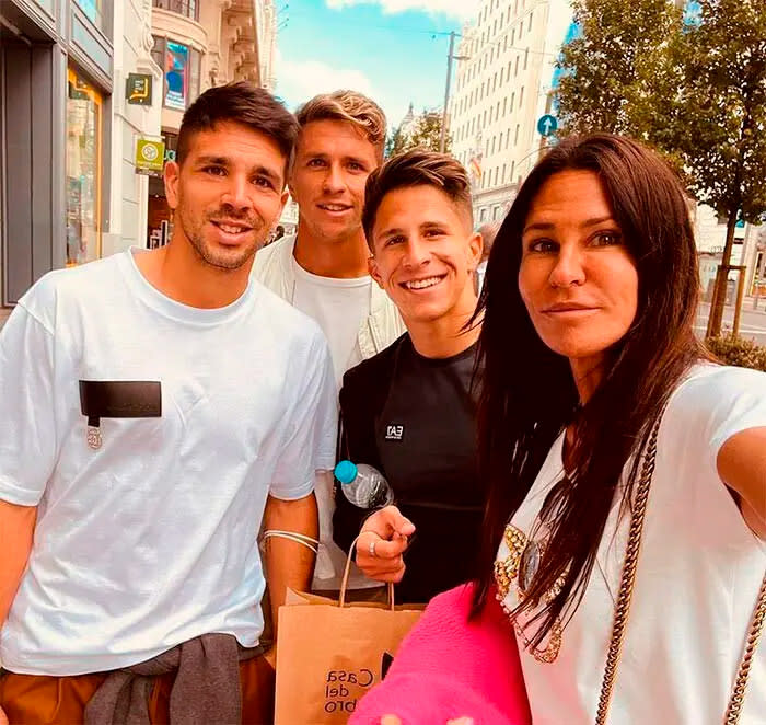 Carolina Baldini con los hijos que tuvo con Simeone