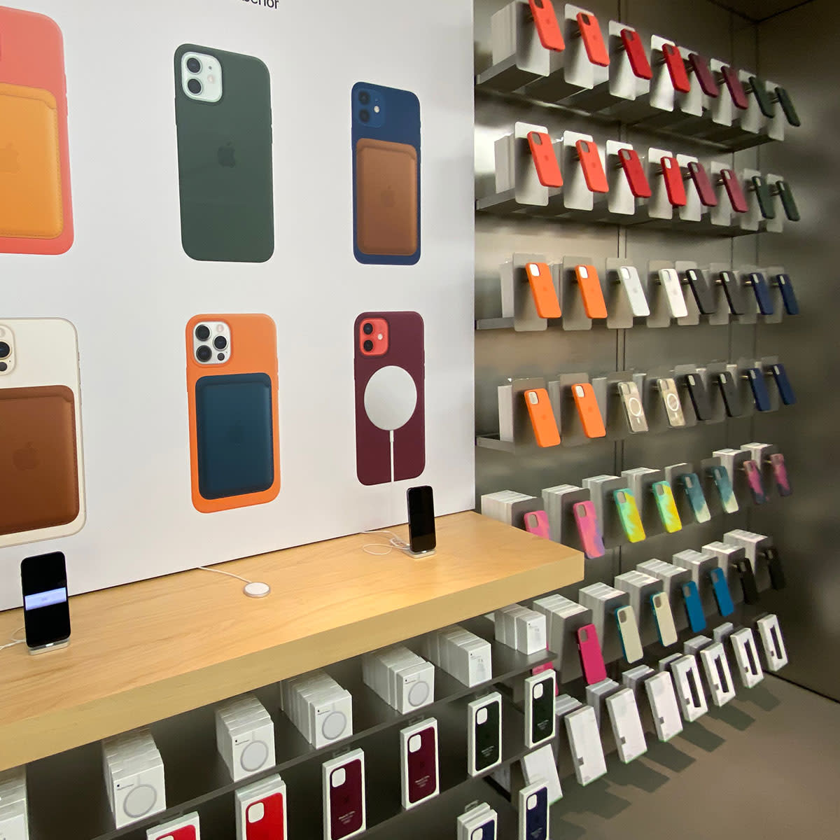 apple-store-accessories-wall