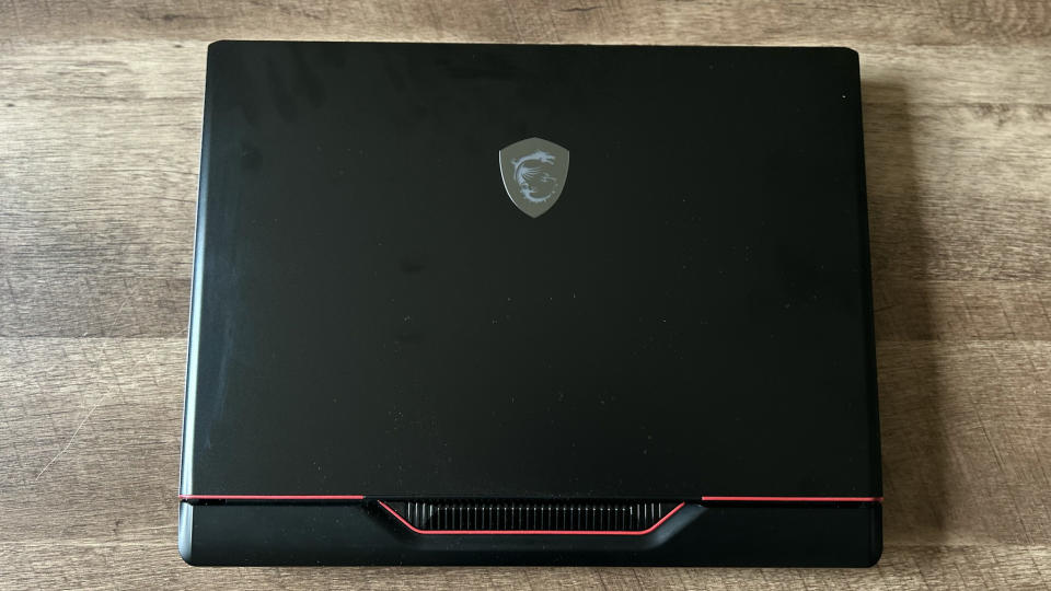 MSI Raider GE78 closed lid on table