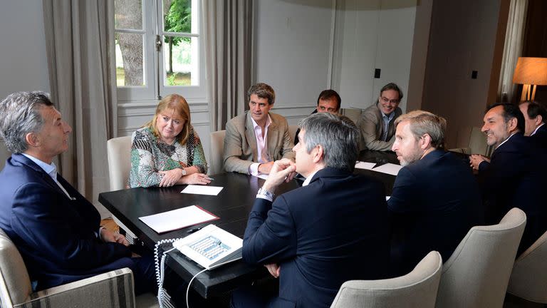 Macri reunió en Olivos a Malcorra, Prat-Gay, Marcos Peña, Frigerio y otros miembros de su gabinete para analizar el triunfo de Trump