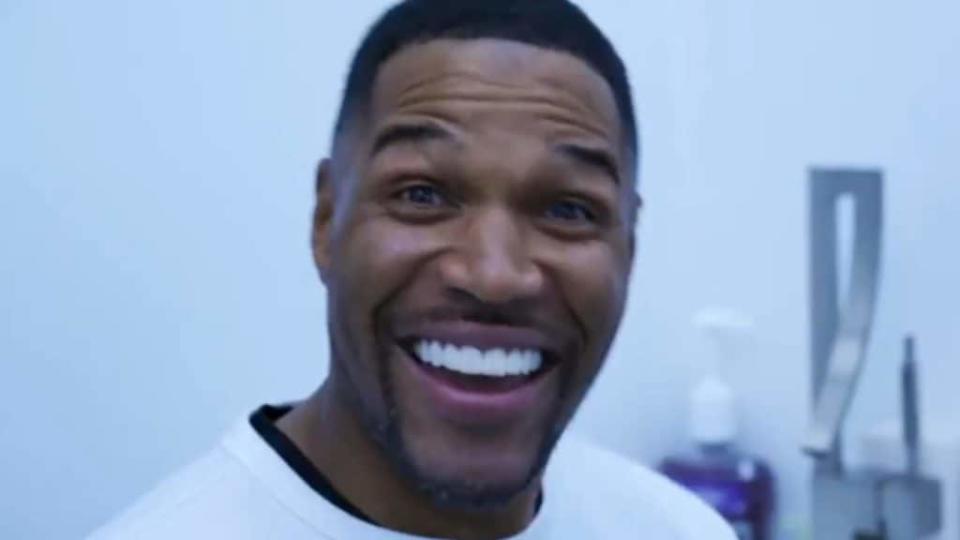 “Good Morning America” host Michael Strahan without his signature tooth gap (Twitter)