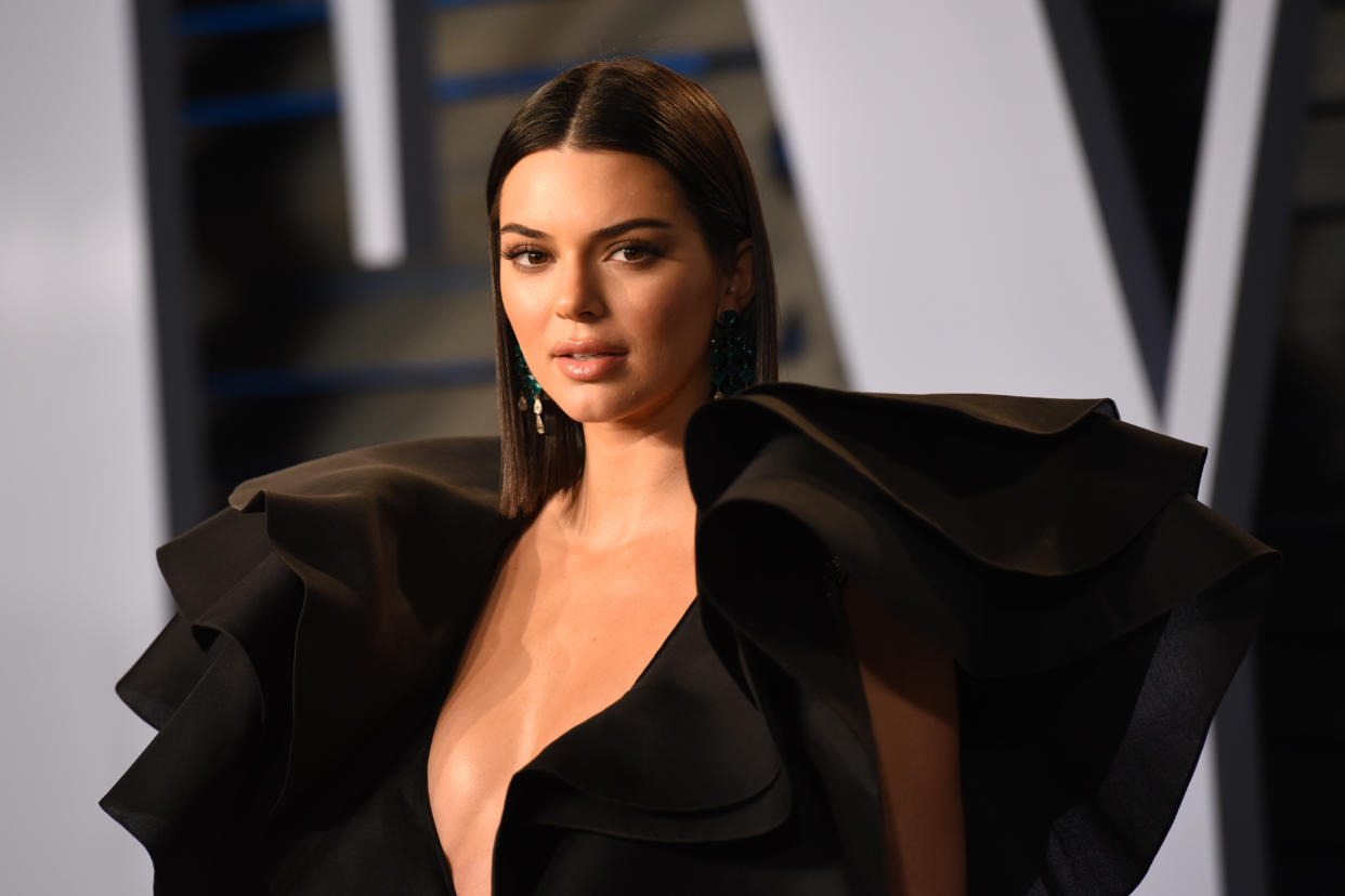 Kendall Jenner at the 2018 <em>Vanity Fair</em> Oscar Party in Beverly Hills. (Photo: Presley Ann/Patrick McMullan via Getty Images)