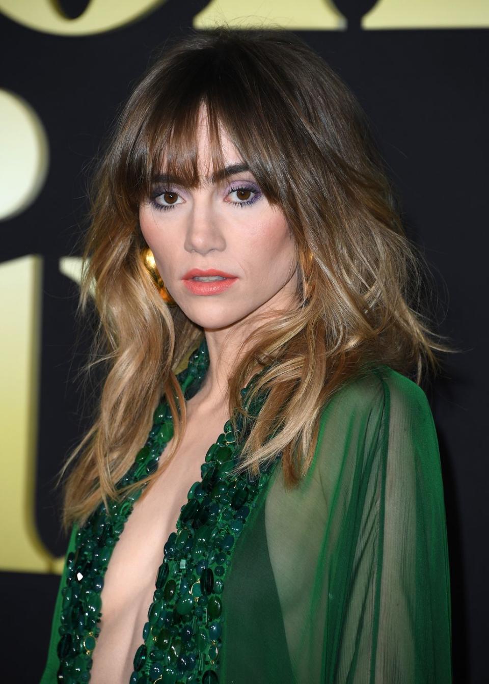 suki waterhouse looks incredible in new naked pic