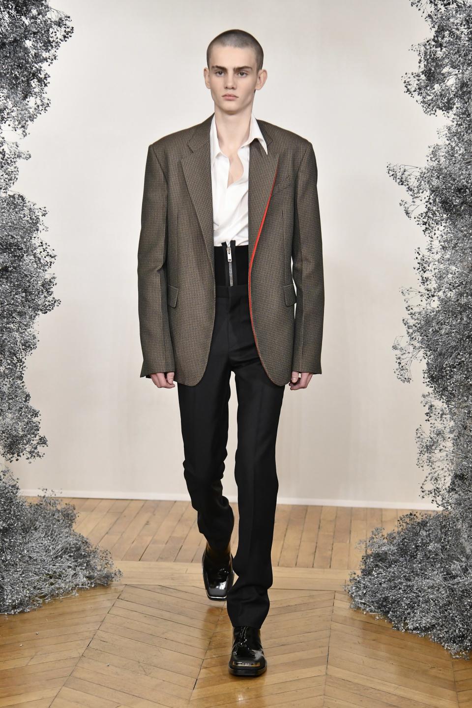 <h1 class="title">Givenchy : Runway - Paris Fashion Week - Menswear F/W 2020-2021</h1><cite class="credit">Victor VIRGILE</cite>