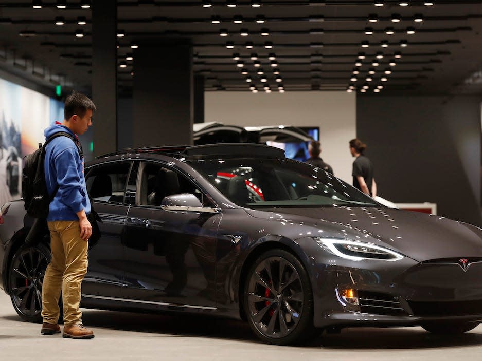 Tesla store Model S