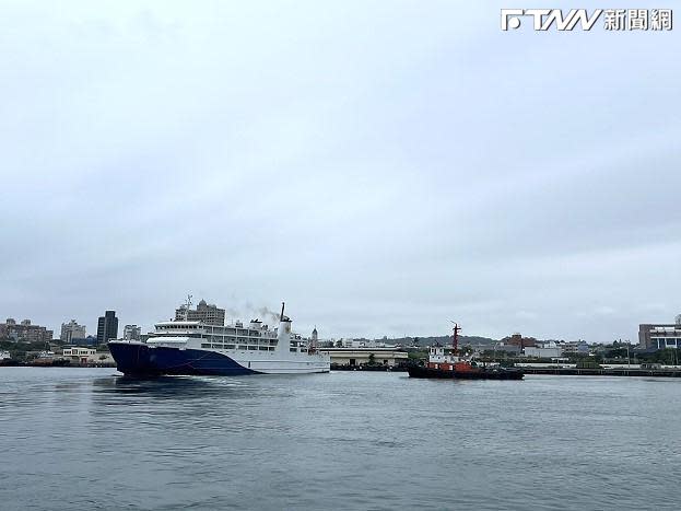 明（7）日新臺馬輪須執行既定的臺馬間運務，故暫停提供蘇花海運備援服務。