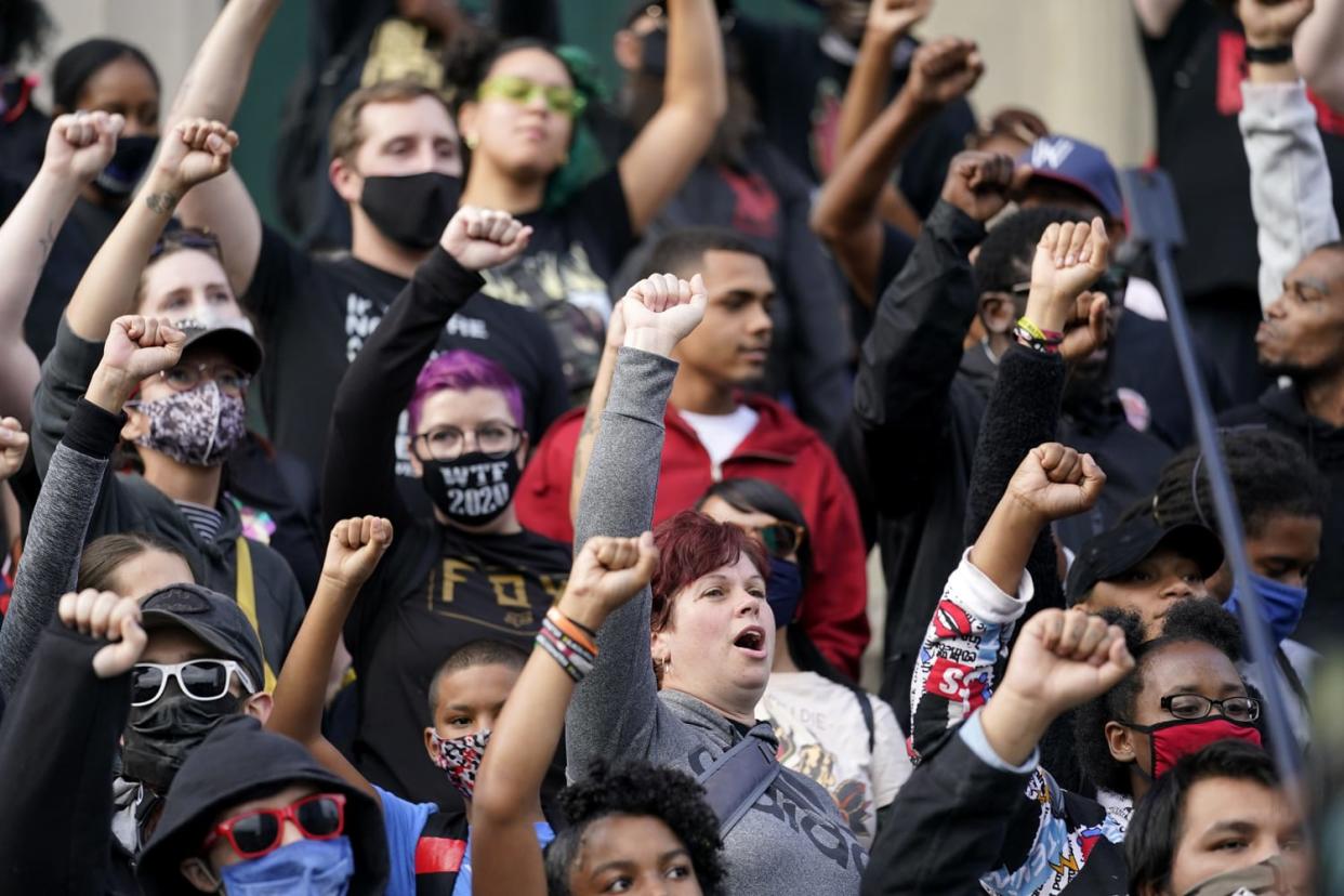 Image: Louisville protest (Darron Cummings / AP)