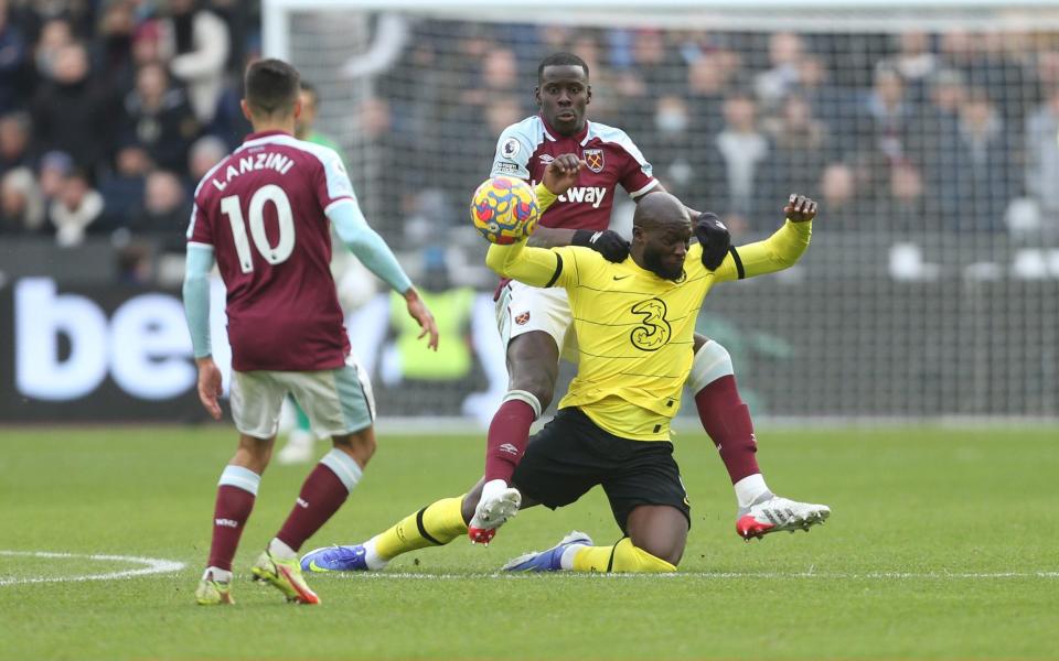 West Ham United's Kurt Zouma and Chelsea's Romelu Lukaku during the Premier League match between West Ham United and Chelsea - GETTY IMAGES