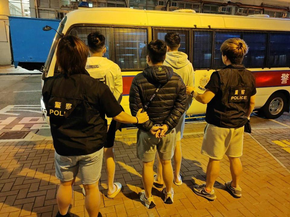 警方旺角掃毒拘捕3男，石硤尾邨單位檢獲22萬元海洛英。(警方圖片)