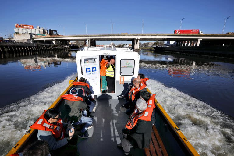 Buscan recuperar la navegabilidad del Riachuelo