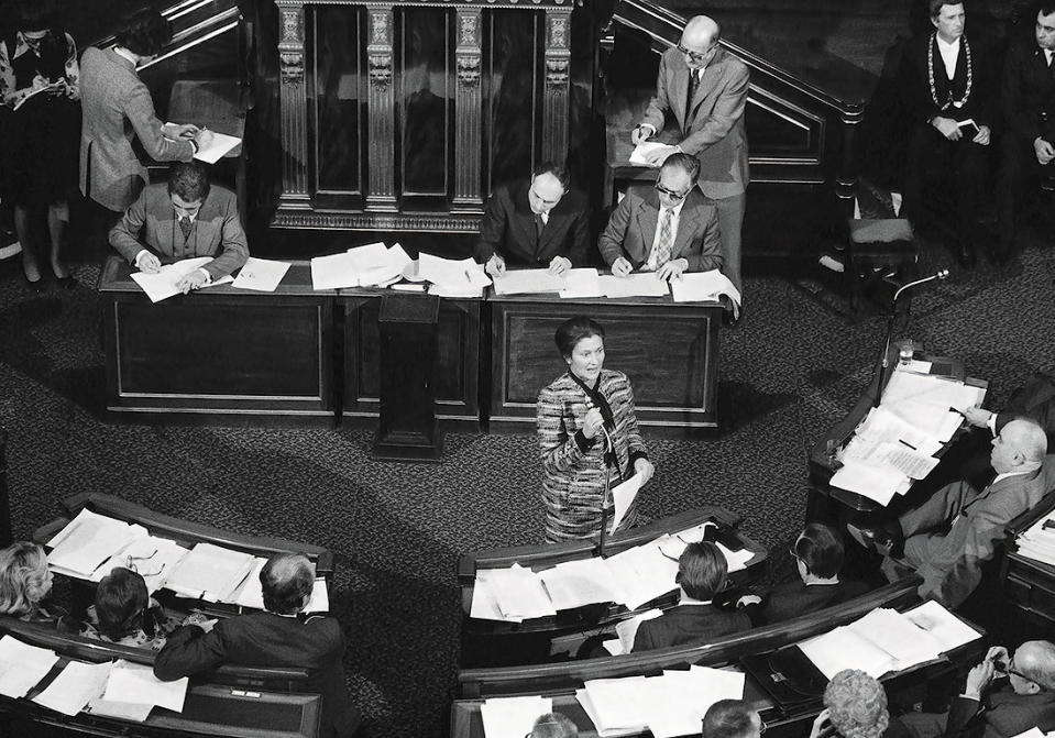 <p>« Le 26 novembre 1974, celle qui est alors ministre de la Famille prend la parole à l’Assemblée nationale dans un climat très violent. Sous les quolibets, les crachats et les insultes des députés, <a href="https://www.elle.fr/Personnalites/Simone-Veil" rel="nofollow noopener" target="_blank" data-ylk="slk:Simone Veil;elm:context_link;itc:0;sec:content-canvas" class="link ">Simone Veil</a> va défendre <a href="https://www.elle.fr/Societe/News/Comment-lutter-contre-les-anti-IVG-en-un-clic-2600105" rel="nofollow noopener" target="_blank" data-ylk="slk:sa loi pour l’IVG;elm:context_link;itc:0;sec:content-canvas" class="link ">sa loi pour l’IVG</a> avec passion. « Croyez-vous que ce gouvernement et celui qui l’a précédé se seraient résolus à élaborer un texte et à vous le proposer s’ils avaient pensé qu’une autre solution était encore possible ? », interroge-t-elle. Le discours de Simone Veil demeure l’un des plus mémorables de l’histoire parlementaire française. Le 17 janvier 1975, le texte de loi dépénalisant l’avortement est promulgué. »</p><br><br><a href="https://www.elle.fr/Societe/L-actu-en-images/10-victoires-pour-les-femmes-en-10-images#xtor=AL-541" rel="nofollow noopener" target="_blank" data-ylk="slk:Voir la suite des photos sur ELLE.fr;elm:context_link;itc:0;sec:content-canvas" class="link ">Voir la suite des photos sur ELLE.fr</a><br><h3> A lire aussi </h3><ul><li><a href="https://www.elle.fr/Societe/L-actu-en-images/En-images-quand-les-Francaises-ont-vote-pour-la-premiere-fois#xtor=AL-541" rel="nofollow noopener" target="_blank" data-ylk="slk:En images : quand les Françaises ont voté pour la première fois;elm:context_link;itc:0;sec:content-canvas" class="link ">En images : quand les Françaises ont voté pour la première fois</a></li><li><a href="https://www.elle.fr/Societe/Edito/Droit-de-vote-des-femmes-70-ans-deja-2699220#xtor=AL-541" rel="nofollow noopener" target="_blank" data-ylk="slk:Droit de vote des femmes, 70 ans déjà;elm:context_link;itc:0;sec:content-canvas" class="link ">Droit de vote des femmes, 70 ans déjà</a></li><li><a href="https://www.elle.fr/Societe/News/Des-feministes-candidates-aux-elections-Europeennes-2697642#xtor=AL-541" rel="nofollow noopener" target="_blank" data-ylk="slk:Des féministes candidates aux élections Européennes;elm:context_link;itc:0;sec:content-canvas" class="link ">Des féministes candidates aux élections Européennes</a></li><li><a href="https://www.elle.fr/Societe/News/Un-Tumblr-pour-montrer-les-differents-visages-du-feminisme-2693869#xtor=AL-541" rel="nofollow noopener" target="_blank" data-ylk="slk:Un Tumblr pour montrer les différents visages du féminisme;elm:context_link;itc:0;sec:content-canvas" class="link ">Un Tumblr pour montrer les différents visages du féminisme</a></li><li><a href="https://www.elle.fr/Astro/Horoscope/Quotidien#xtor=AL-541" rel="nofollow noopener" target="_blank" data-ylk="slk:Consultez votre horoscope sur ELLE;elm:context_link;itc:0;sec:content-canvas" class="link ">Consultez votre horoscope sur ELLE</a></li></ul>