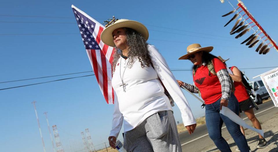 La presidenta de United Farm Workers, Teresa Romero, dijo que la marcha de Delano a Sacramento apoya la legislación que beneficiará a los trabajadores agrícolas.