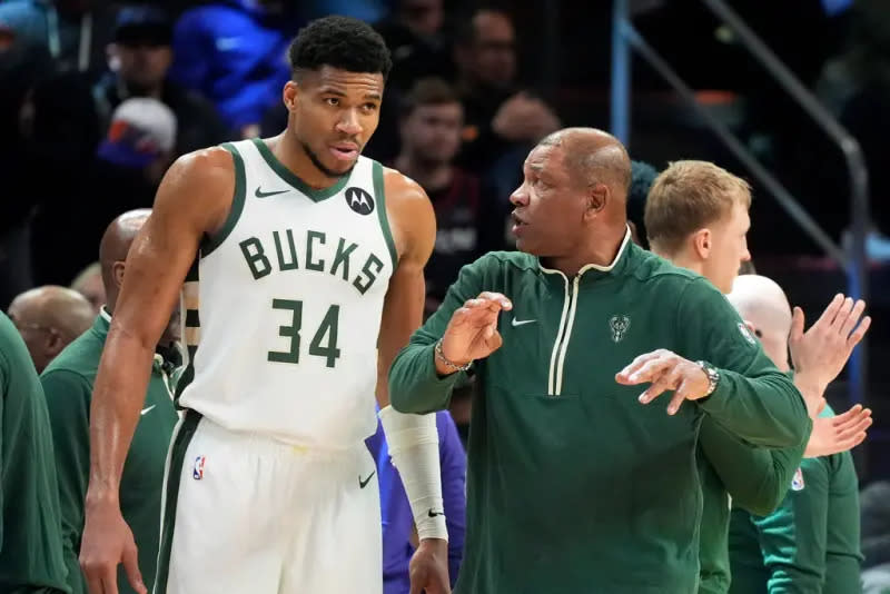 ▲公鹿「字母哥」Giannis Antetokounmpo因小腿拉傷將缺席季後賽首輪前期。（圖／美聯社／達志影像）