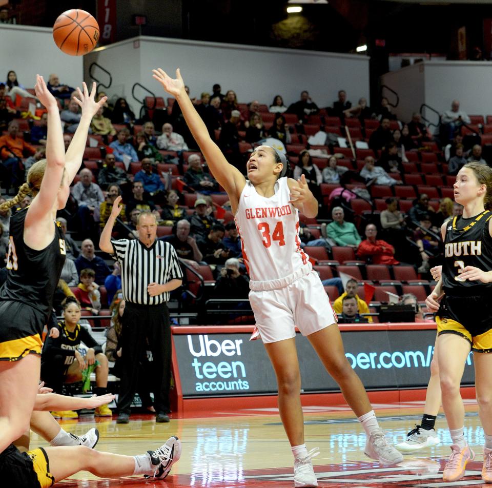 Glenwood's Hope Gilmore shoots the ball during the game against Hinsdale South Friday. March 1, 2024 in the girls basketball 3A semifinals.