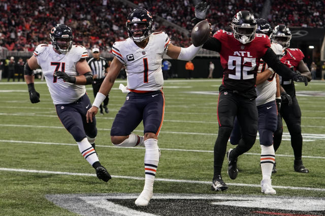 Koo's late 53-yard FG lifts Falcons past Fields, Bears 27-24