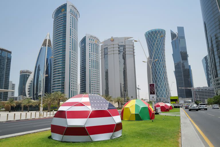 Los viajes a Qatar, en la mira del Gobierno  