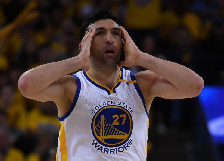 Zaza Pachulia reacted with surprise to being whistled for a foul on Kawhi Leonard. (Getty)