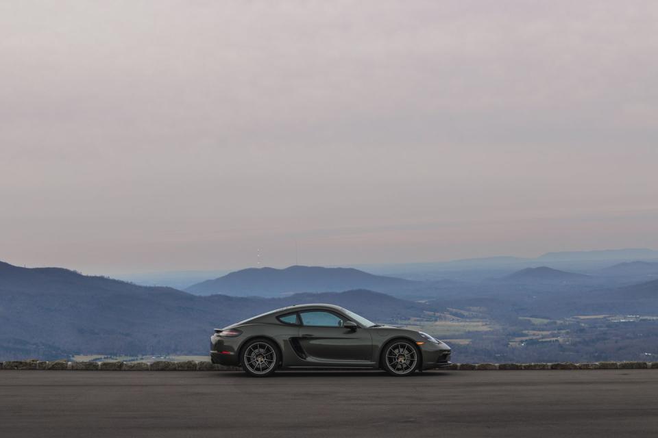 2022 porsche 718 cayman gts 40