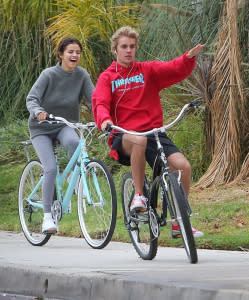 Selena Gomez (left) and Justin Bieber