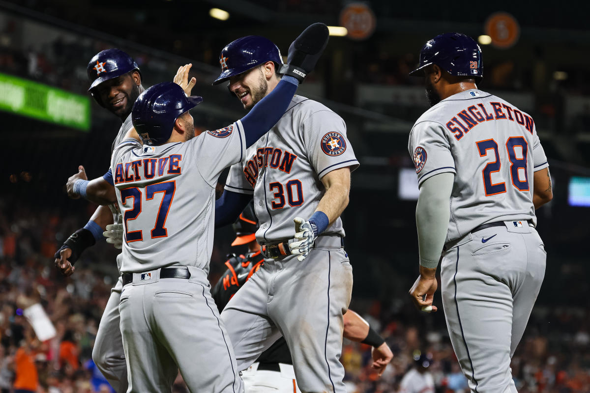 World Series: Yordan Alvarez stars as Houston Astros win - BBC Sport