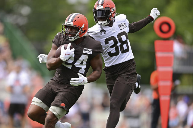 Browns starting center Nick Harris likely out for 2022 season after  sustaining knee injury in preseason opener 