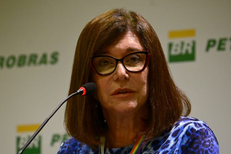 La presidenta de la compañía brasileña de petróleo y gas Petrobras, Magda Chambriard, gesticula durante una rueda de prensa en Río de Janeiro el 27 de mayo de 2024. (Pablo PORCIUNCULA)