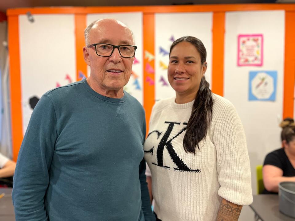 Chelsea Phillips learned to weave ash baskets from her mentor Richard Nolan, who has been teaching the craft in Kahnawà:ke for the last 15 years.