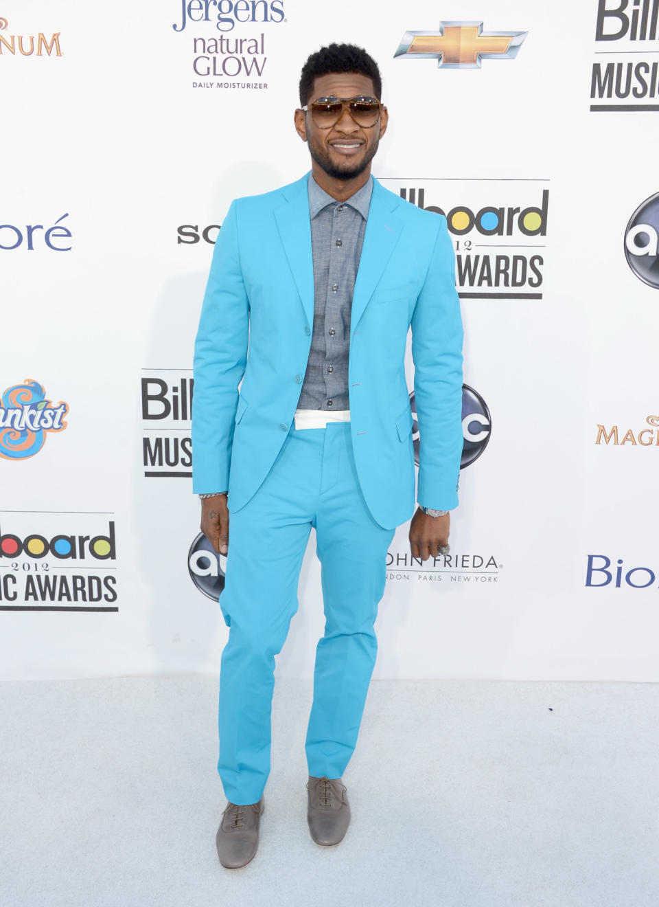 LAS VEGAS, NV - MAY 20: Singer Usher arrives at the 2012 Billboard Music Awards held at the MGM Grand Garden Arena on May 20, 2012 in Las Vegas, Nevada. (Photo by Frazer Harrison/Getty Images for ABC)