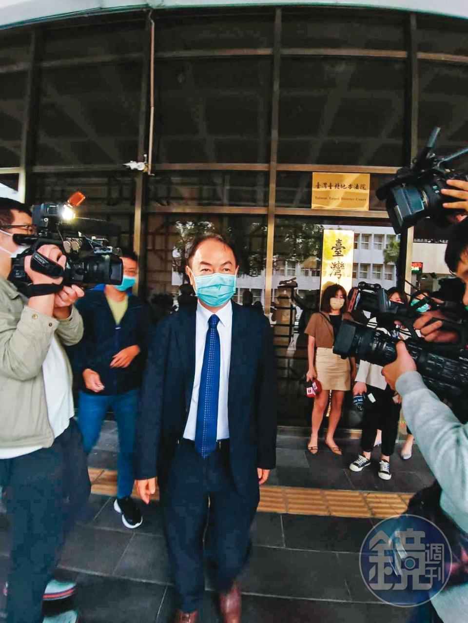 金寶總經理陳威昌（圖）到台北地檢署，遞狀控告沈軾榮涉嫌偽造文書、違反營業秘密。