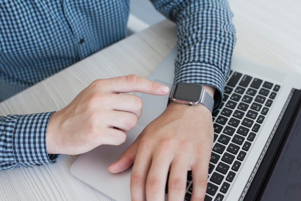 Apple Watch podría convertirse en la herramienta perfecta para acabar con las contraseñas. Foto: Getty Images. 