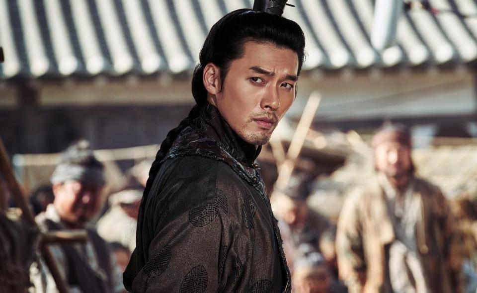 炫彬在《屍落之城》飾演王世子，將與活屍對抗拯救全朝鮮。（車庫娛樂提供）