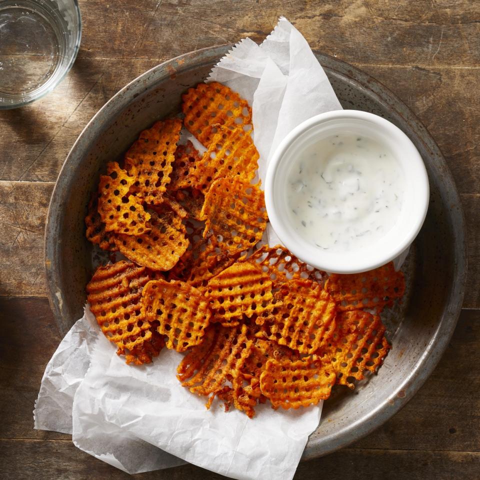 Tajín Waffle Fries with Creamy Cilantro-Lime Dipping Sauce