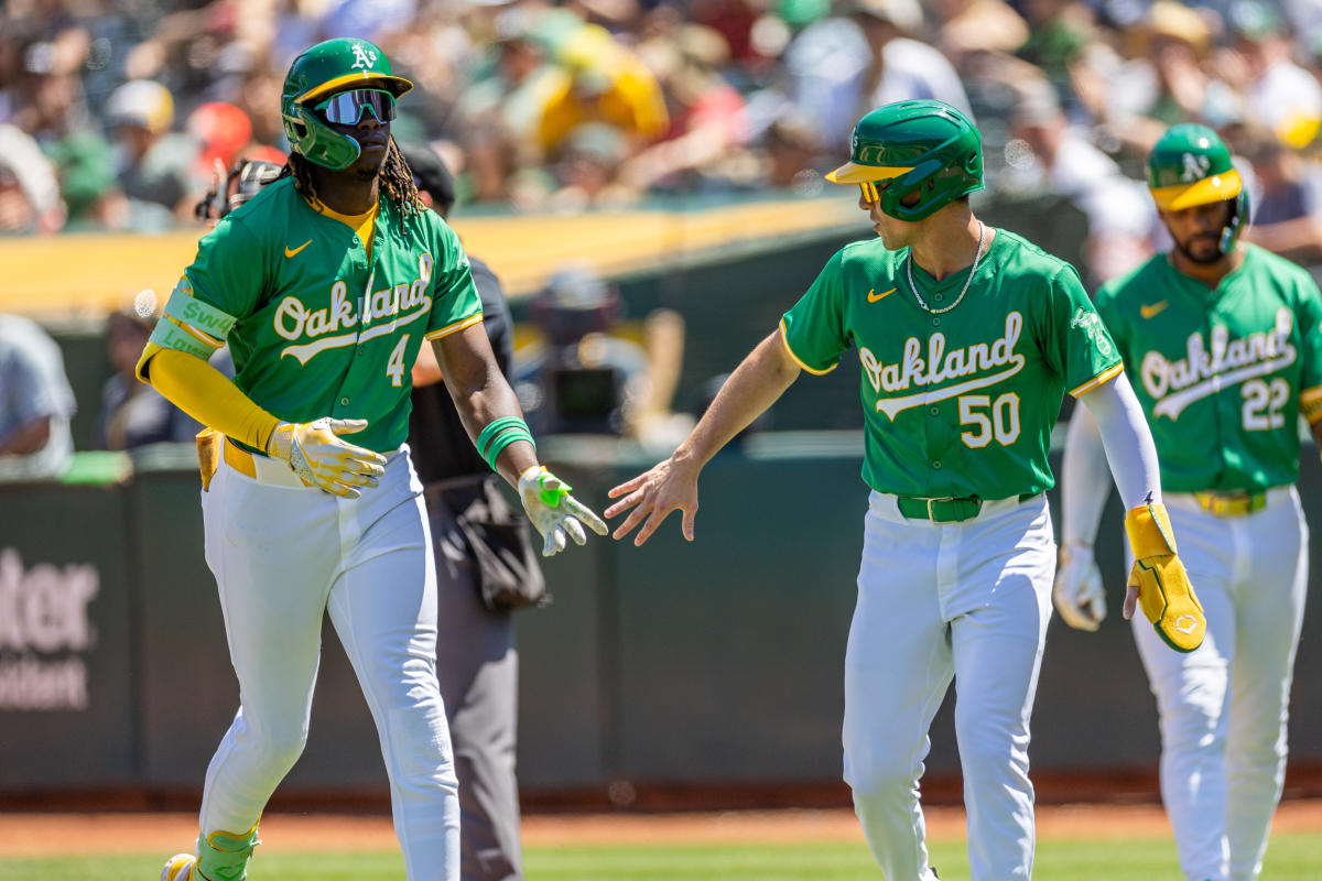 A's score 3 in the 7th inning for a 32 win over White Sox, a day after