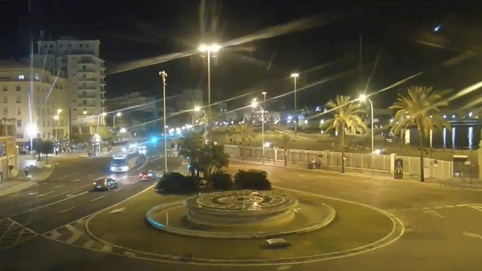 La cámara de la Alcaldía de Cádiz capta una bola de fuego