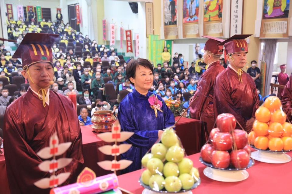 《圖說》海內外華族祭祖大典清水舉行，盧秀燕市長主祭祈福。