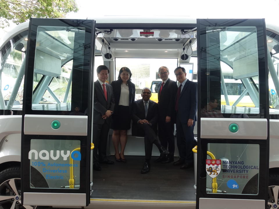 The NTU leadership team seated in the school’s driverless electric shuttle: (From left) Prof Lam Khin Yong, Vice-President (Research); Ms Tan Aik Na, Vice-President (Administration); Prof Subra Suresh, NTU President; Prof Ling San, Provost and Vice-President (Academic); and Prof Alan Chan, Vice-President (Alumni and Advancement). (Photo: Wong Casandra/Yahoo News Singapore)