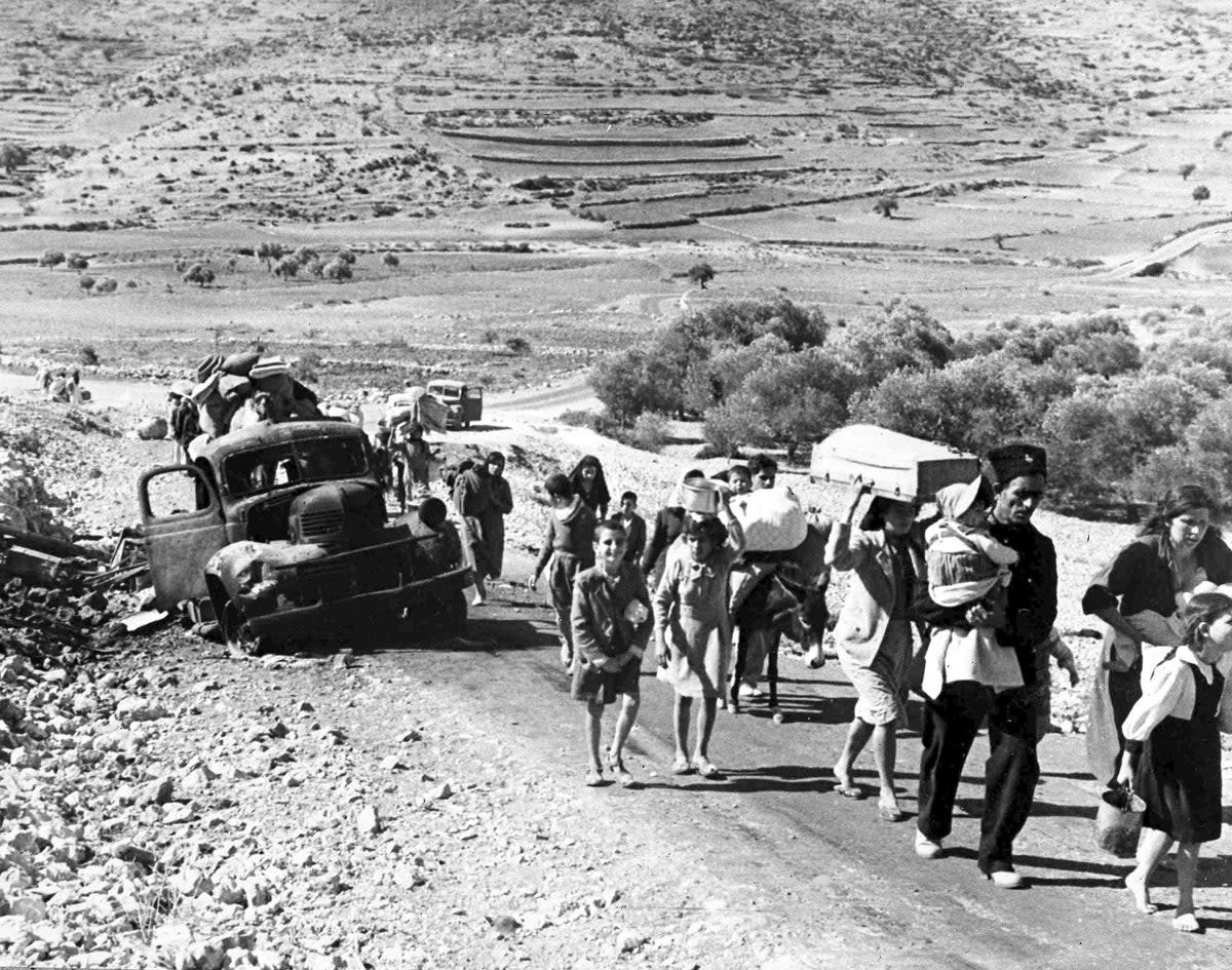 Palestinian refugees fleeing in 1948 (AP)