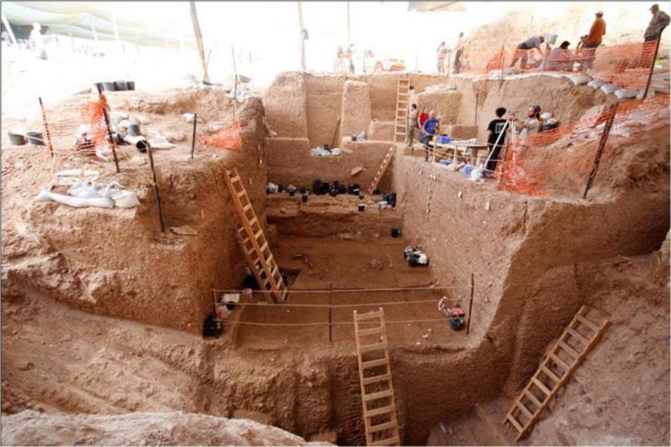 Das Nesher Ramla Erdloch in Israel, westlich von Jerusalem. 