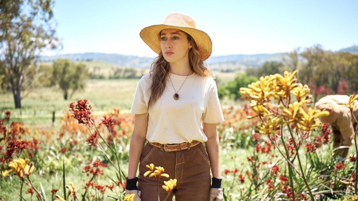  Alycia Debnam-Carey in The Lost Flowers of Alice Hart 