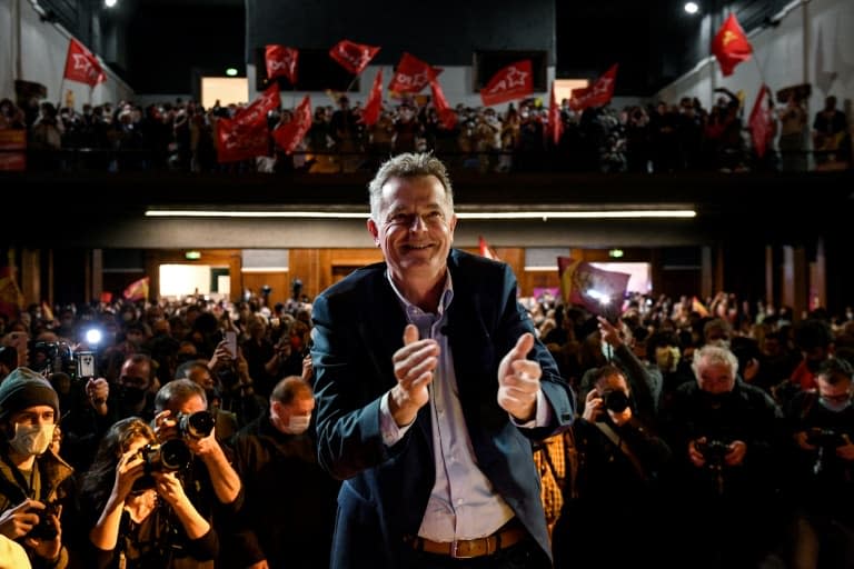 Le candidat communiste à la présidentielle Fabien Roussel en meeting à Montreuil, le 16 février 2022 près de Paris - Alain JOCARD © 2019 AFP